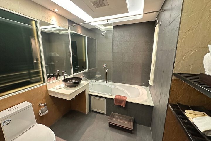 Room 46 of 91