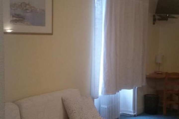 Room 9 of 24