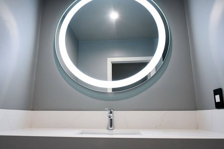 Bathroom sink