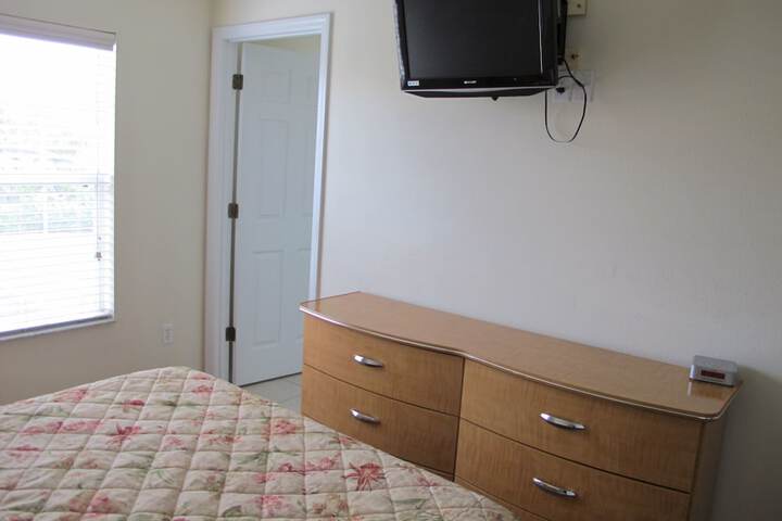 Room 4 of 38