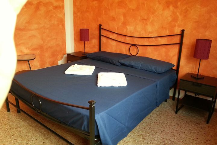 Room 10 of 23
