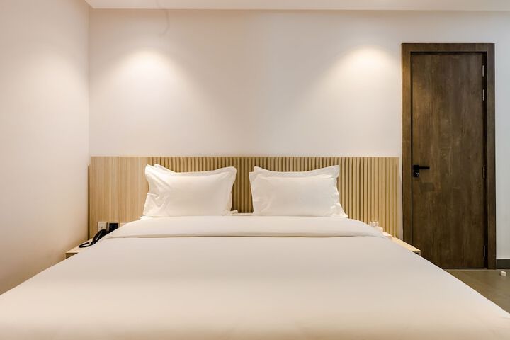 Room 27 of 86