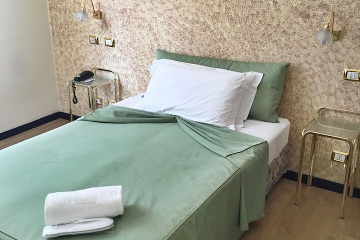 Room 14 of 49