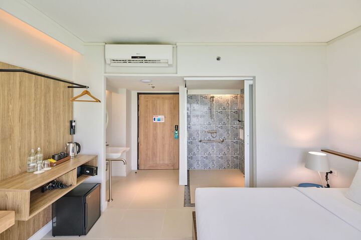 Room 14 of 126