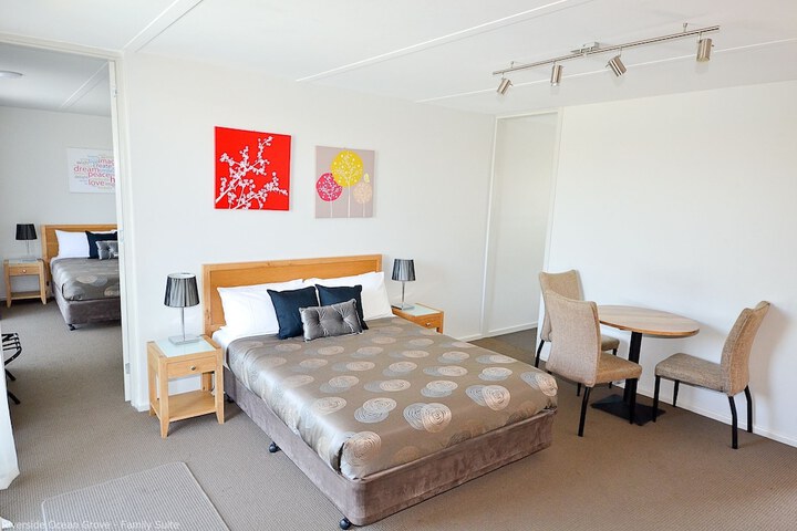 Room 2 of 48