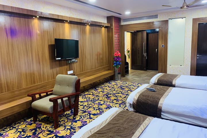 Room 7 of 43
