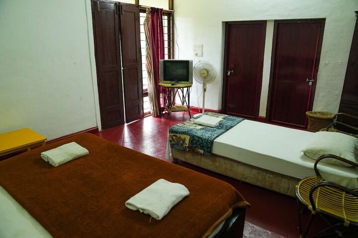 Room 12 of 79