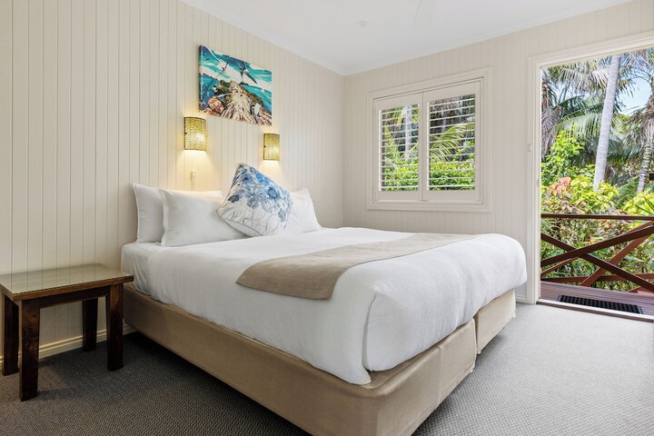 Room 2 of 32
