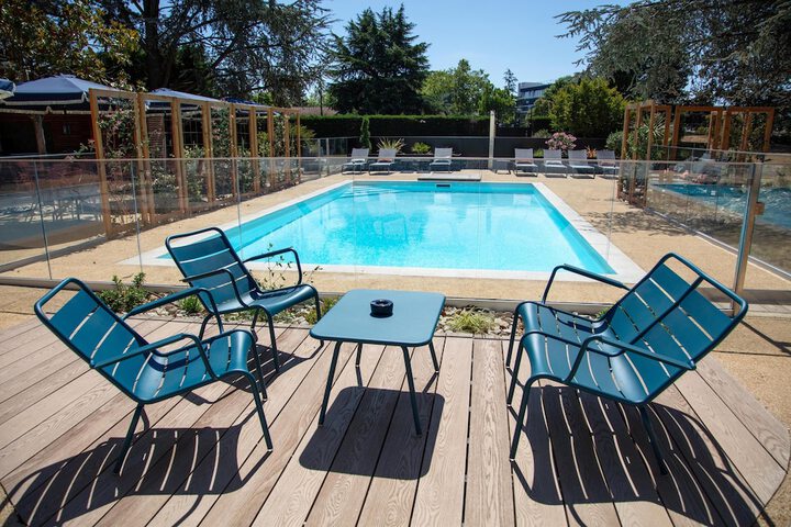 Hotel Pool