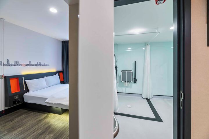 Room 77 of 105