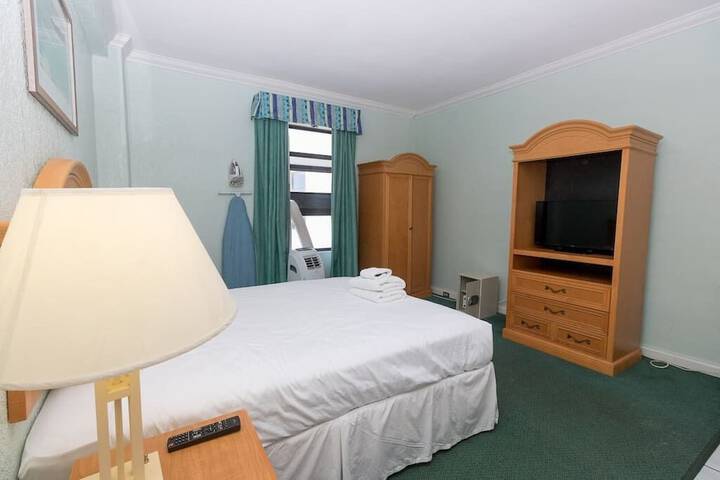 Room 4 of 22