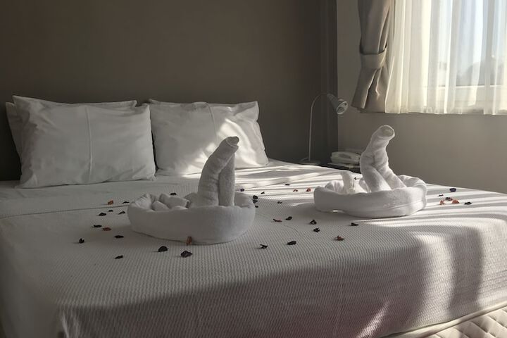 Room 10 of 76