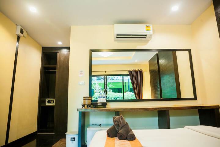 Room 3 of 33