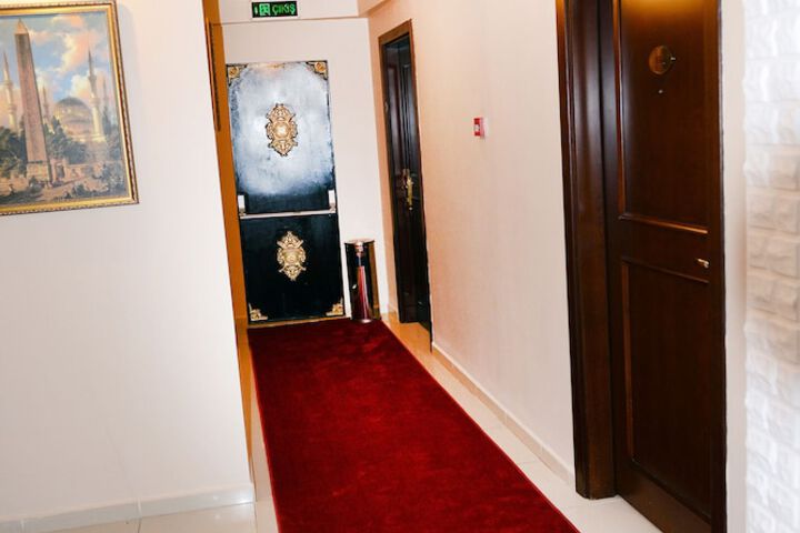 Ballroom/Hall 36 of 43