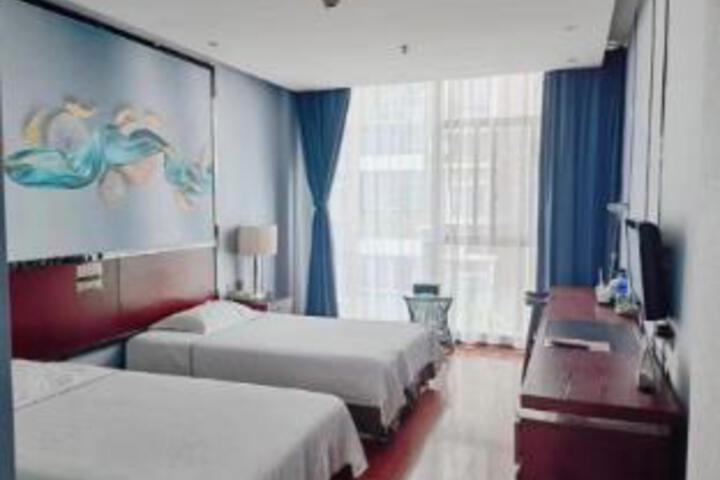 Room 5 of 6
