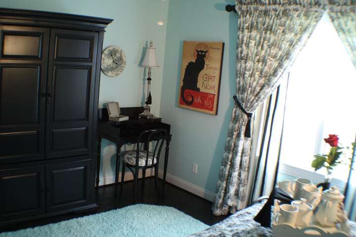 Room 2 of 94