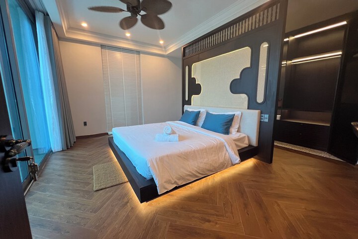 Room 120 of 168