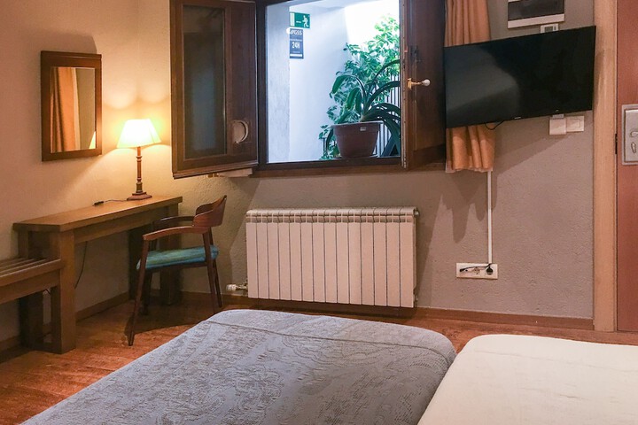Room 15 of 27