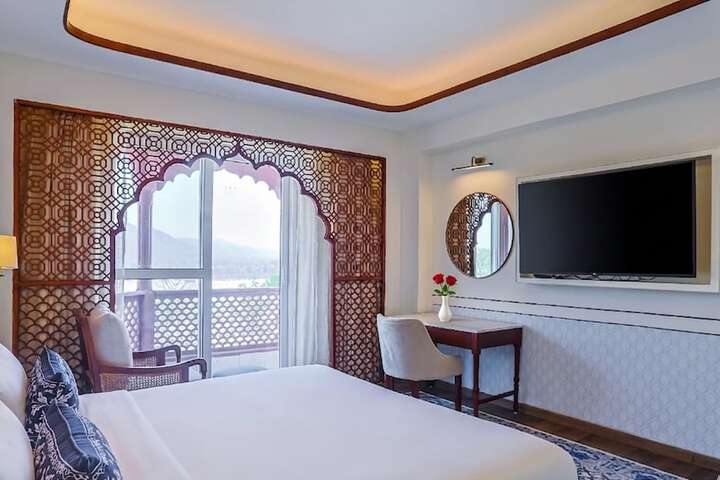 Room 92 of 170
