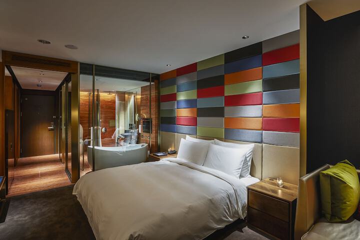 Room 4 of 49