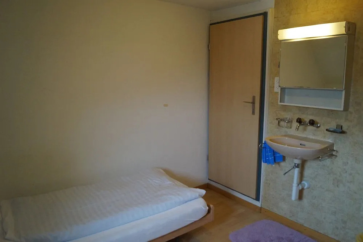 Room 8 of 26