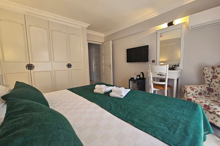 Room 5 of 46