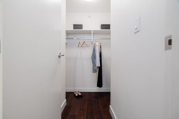 Room 27 of 65