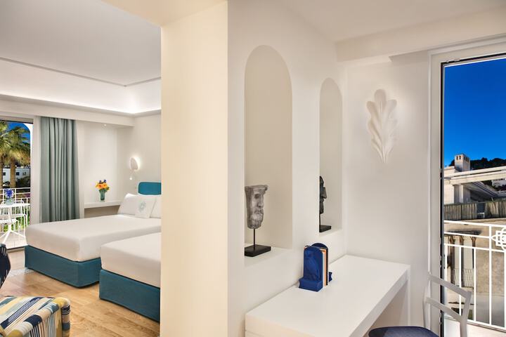 Room 9 of 111