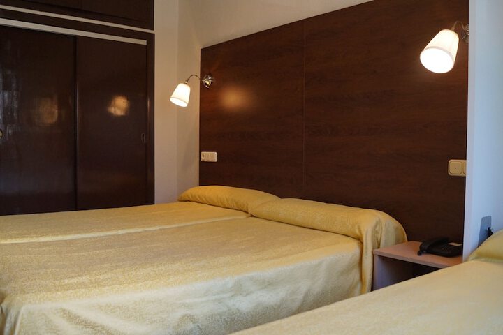 Room 8 of 52