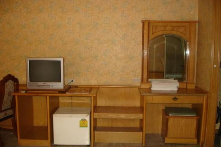 Room 8 of 20