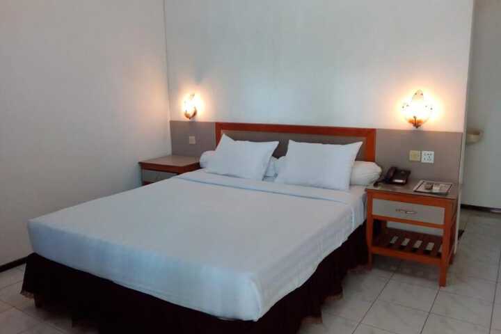 Room 8 of 42
