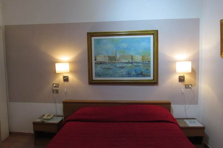 Room 5 of 61