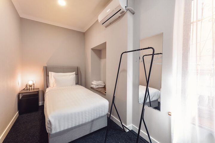 Room 9 of 60