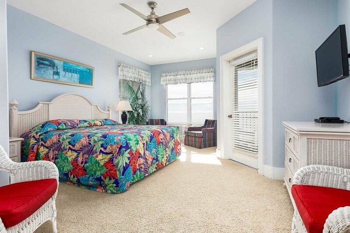 Room 2 of 5