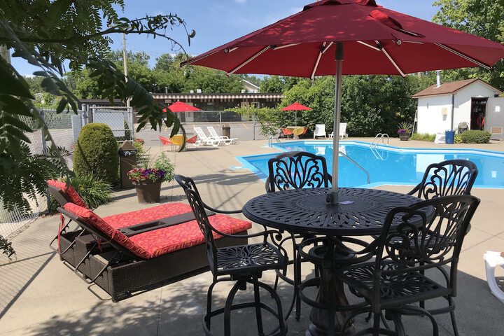 Pool Hotel