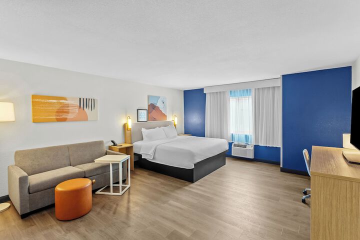 Room 12 of 30