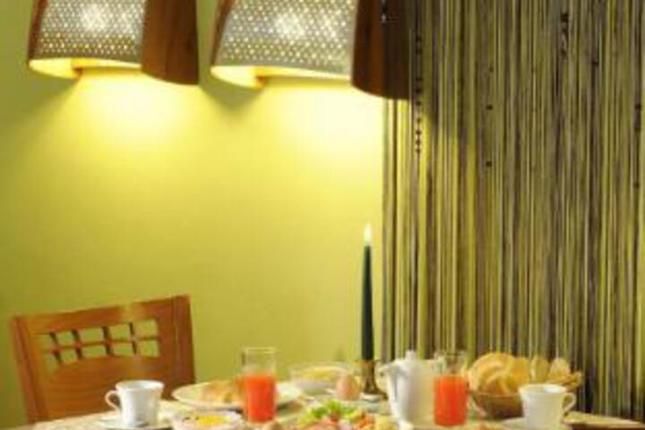 Dining 6 of 23