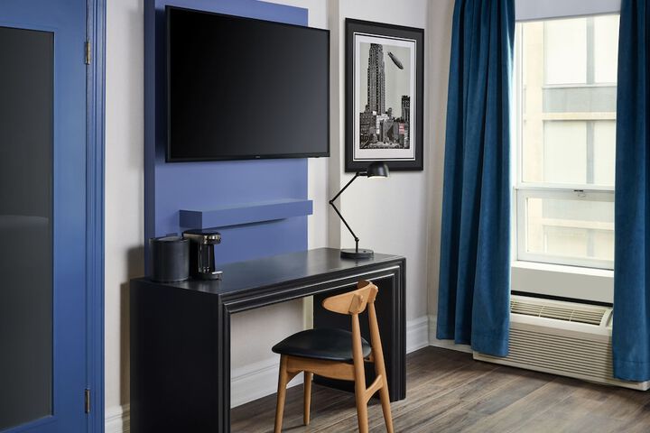 Room 10 of 22