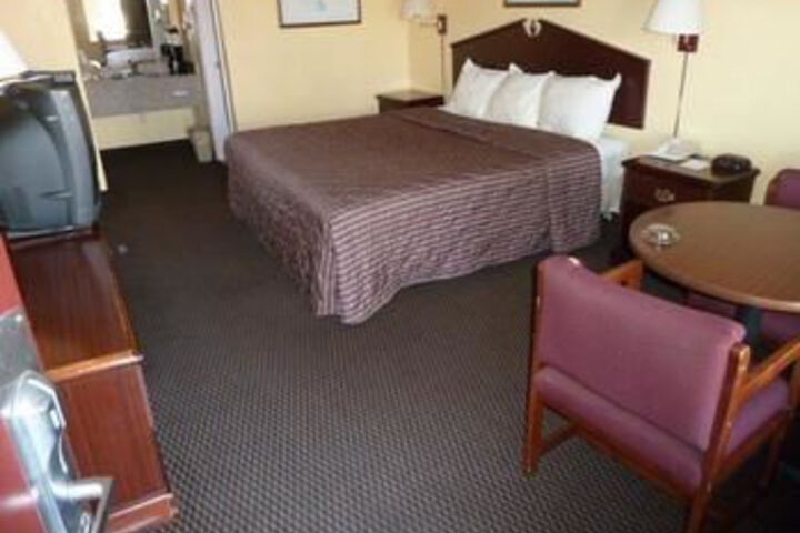 Room 13 of 20