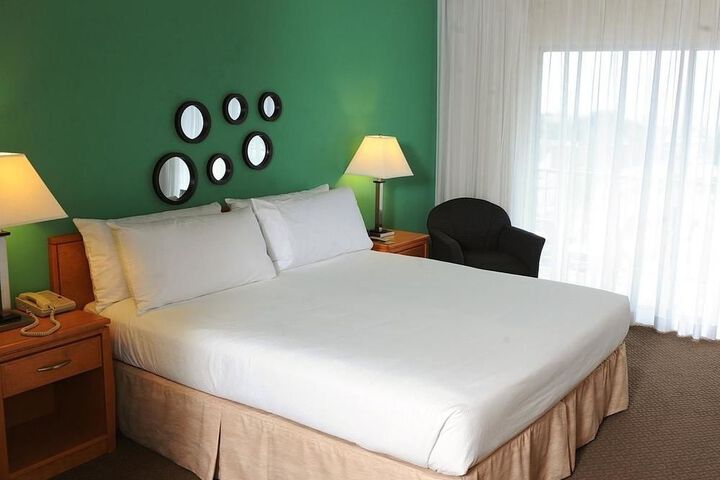 Room 3 of 27