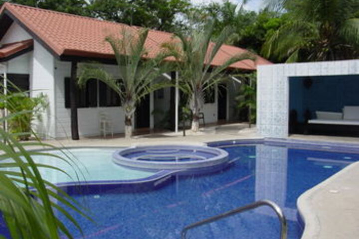 Exterior of Numu Cabinas