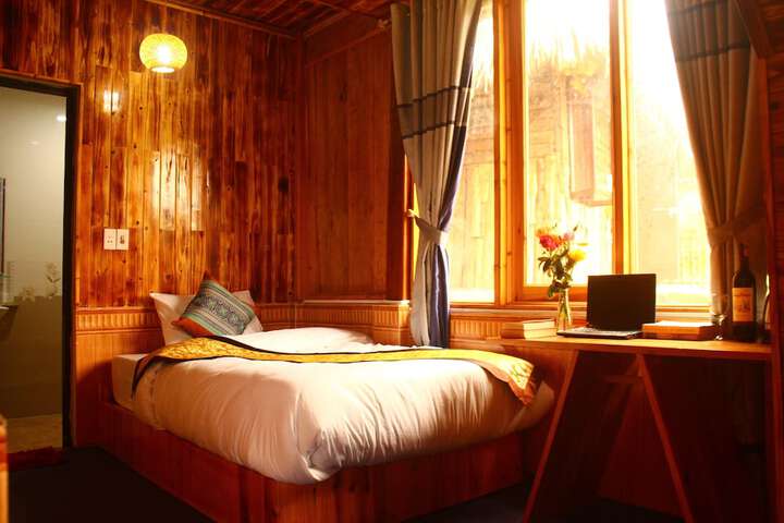 Room 4 of 40