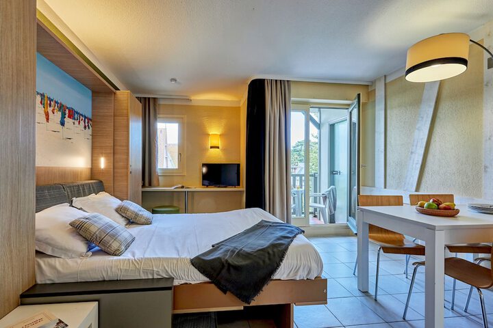 Room 4 of 41