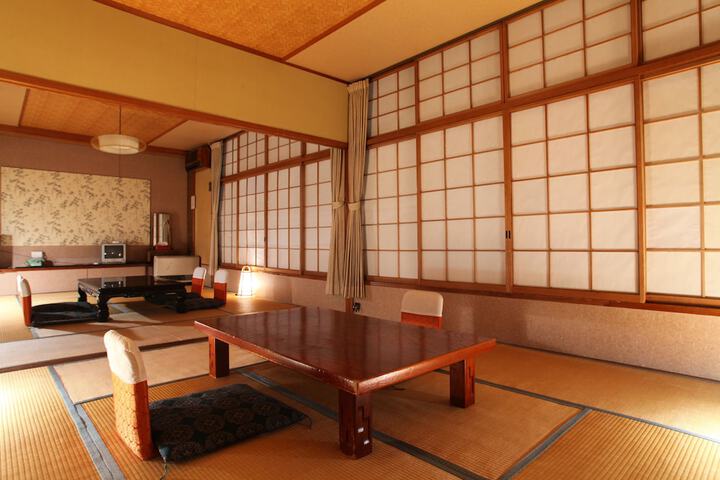 Room 13 of 45