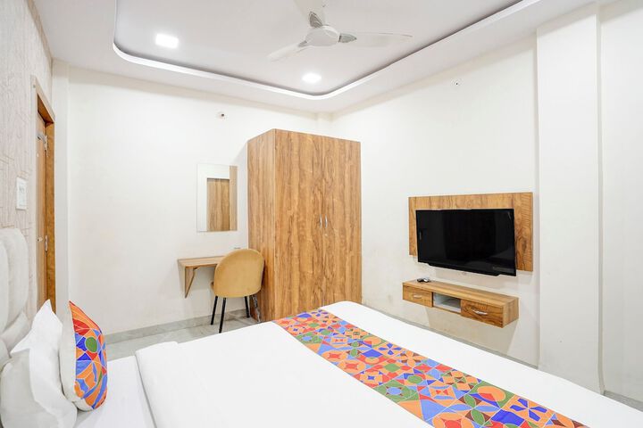 Room 14 of 22