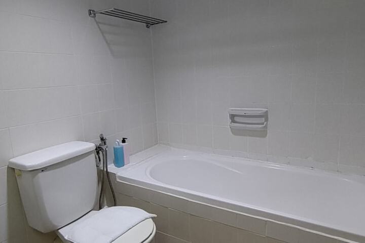 Room 446 of 650