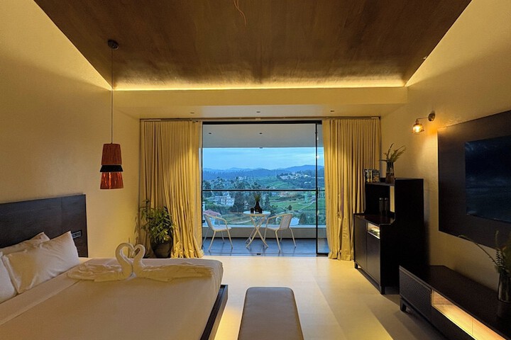 Room 26 of 90