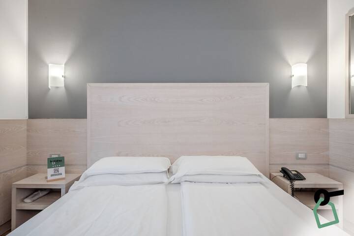 Room 10 of 44