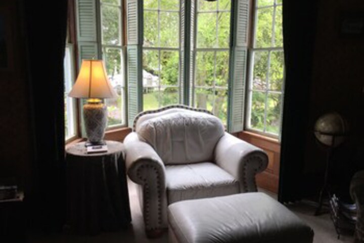 Lounge 85 of 123