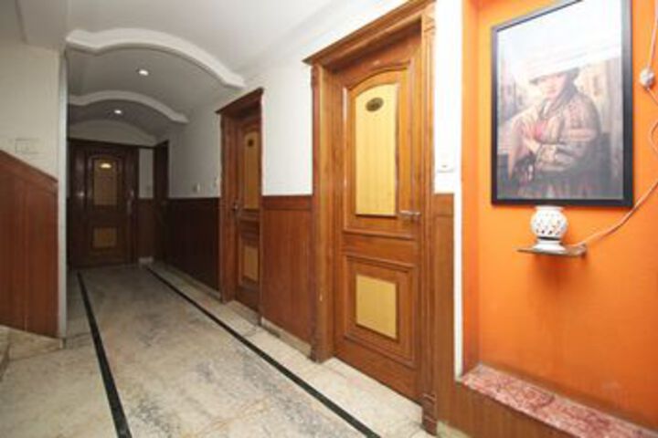 Ballroom/Hall 18 of 23